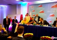 Kazimierz Niżnik na kongresie założycielskim 'Stonoga Partia Polska' - zdjęcie główne