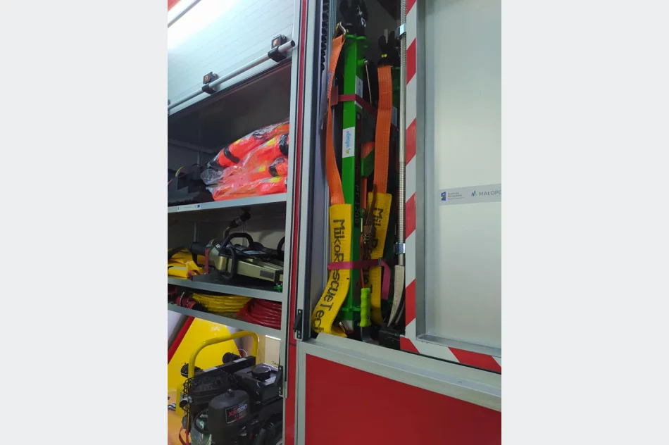 Sprzęt ratowniczo-gaśniczy dla OSP Nowe Rybie w ramach Programu BEZPIECZNY STRAŻAK - zdjęcie 7