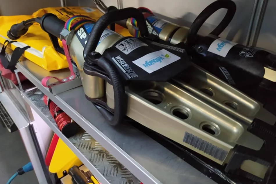 Sprzęt ratowniczo-gaśniczy dla OSP Nowe Rybie w ramach Programu BEZPIECZNY STRAŻAK - zdjęcie 9