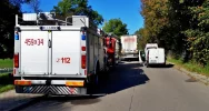 Motorowerzysta wciągnięty pod naczepę ciężarówki trafił do szpitala - zdjęcie 3