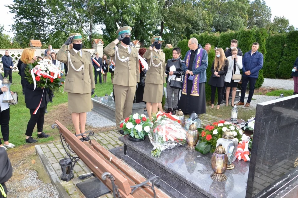 Pożegnano jednego z ostatnich żołnierzy 1 PSP AK - zdjęcie 5