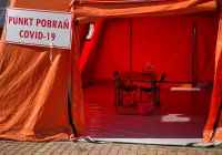 Oddział zapełniony, pacjentów przybywa. Szpital przekształca część interny dla chorych z COVID-19 - zdjęcie główne