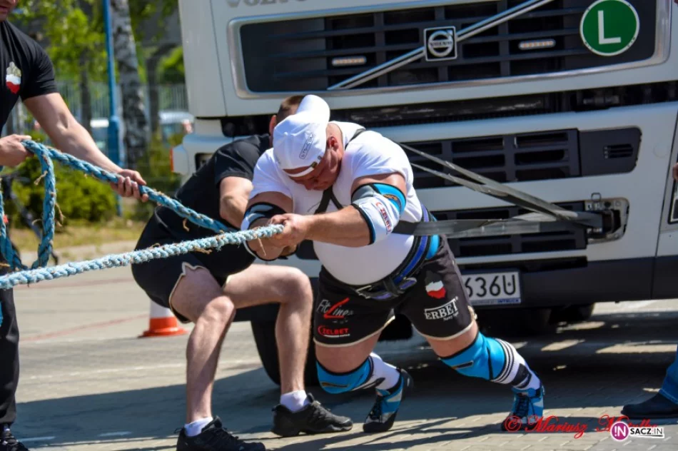 Przed wręczeniem pucharu oświadczył się dziewczynie - zdjęcie 2