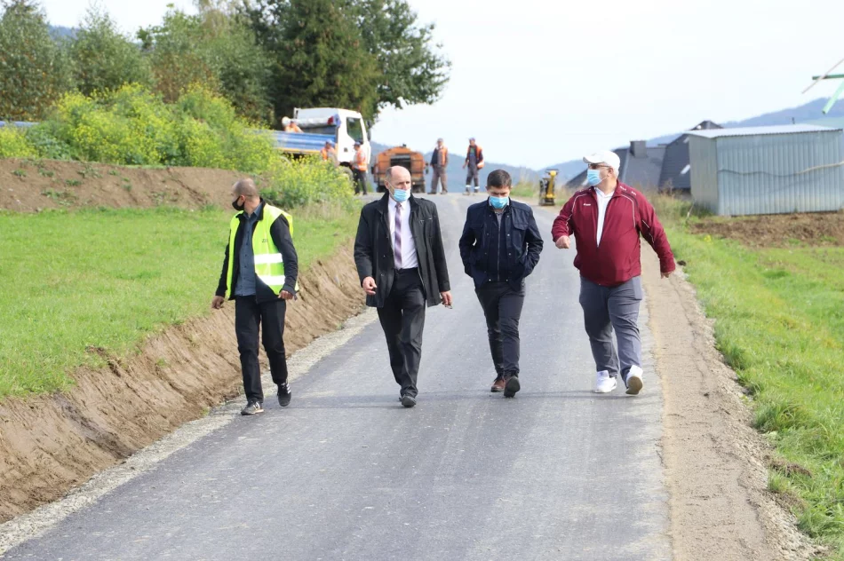 Kolejne zmodernizowane drogi gminne po odbiorach - zdjęcie 15
