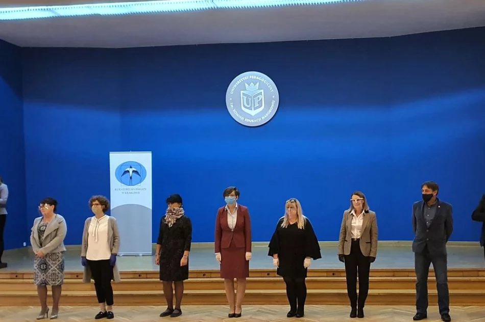 MEDAL KOMISJI EDUKACJI NARODOWEJ dla nauczyciela SP Nr 2 w Siekierczynie - zdjęcie 10