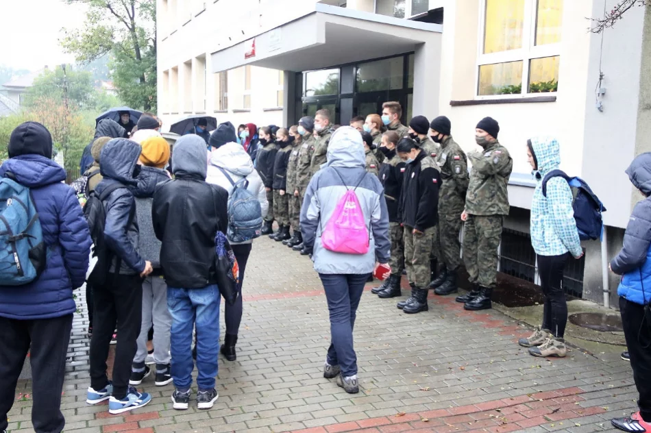 Młodzież uczestniczyła w rajdzie poświęconym Tadeuszowi Paolone - zdjęcie 3