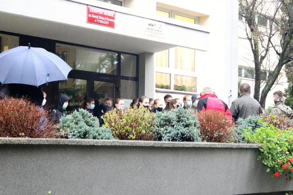 Młodzież uczestniczyła w rajdzie poświęconym Tadeuszowi Paolone - zdjęcie 6