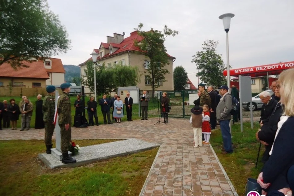 Upamiętnili ostatnią właścicielkę dworu - zdjęcie 3