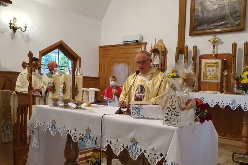 Doroczne święto szkoły w nieco innej formie. Uczcili patrona w rocznicę wyboru na Stolicę Piotrową - zdjęcie 5