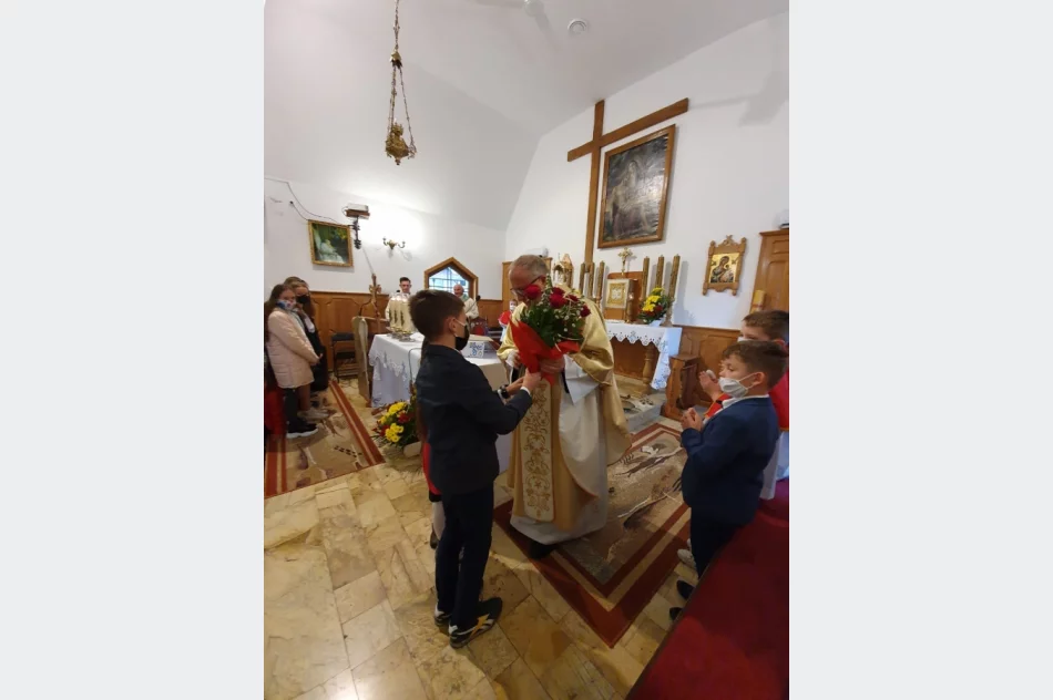 Doroczne święto szkoły w nieco innej formie. Uczcili patrona w rocznicę wyboru na Stolicę Piotrową - zdjęcie 6