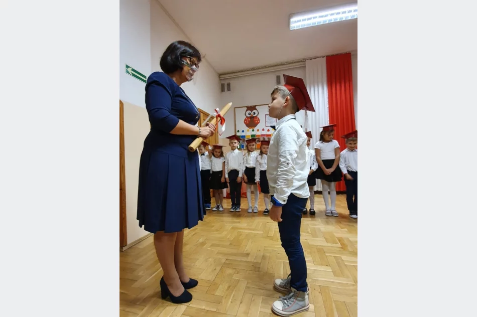 Doroczne święto szkoły w nieco innej formie. Uczcili patrona w rocznicę wyboru na Stolicę Piotrową - zdjęcie 9