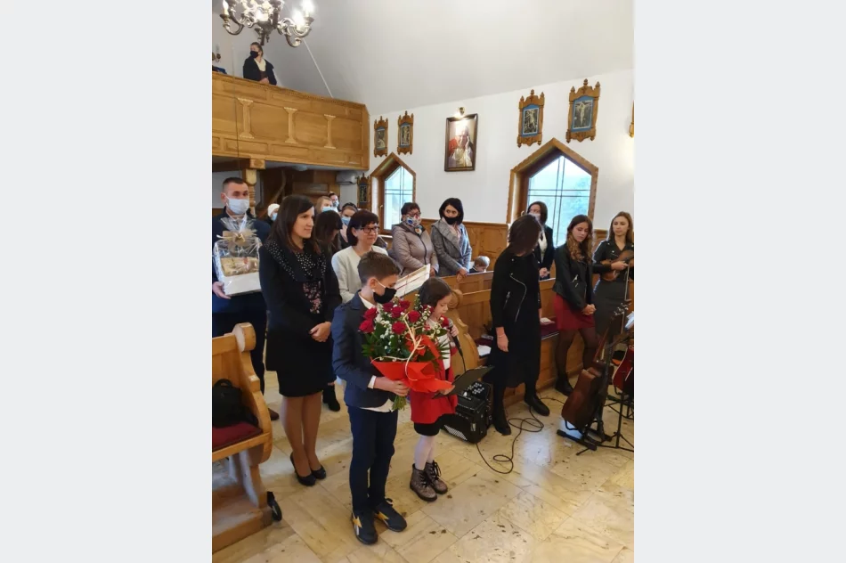 Doroczne święto szkoły w nieco innej formie. Uczcili patrona w rocznicę wyboru na Stolicę Piotrową - zdjęcie 17