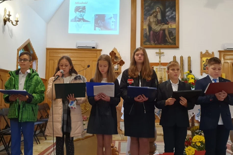 Doroczne święto szkoły w nieco innej formie. Uczcili patrona w rocznicę wyboru na Stolicę Piotrową - zdjęcie 18