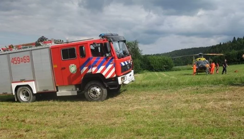 Poważne i rozległe obrażenia traktorzysty. Na pomoc LPR - zdjęcie 1