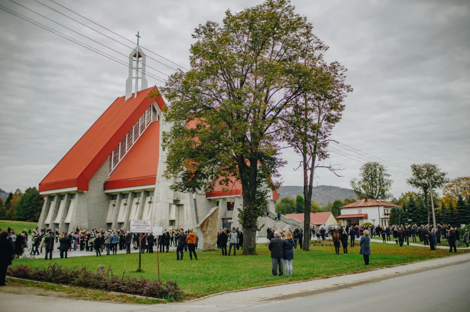 "Parafianie odczuwają teraz, czym jest osierocenie przez duchowego ojca, jakim jest proboszcz" - zdjęcie 2