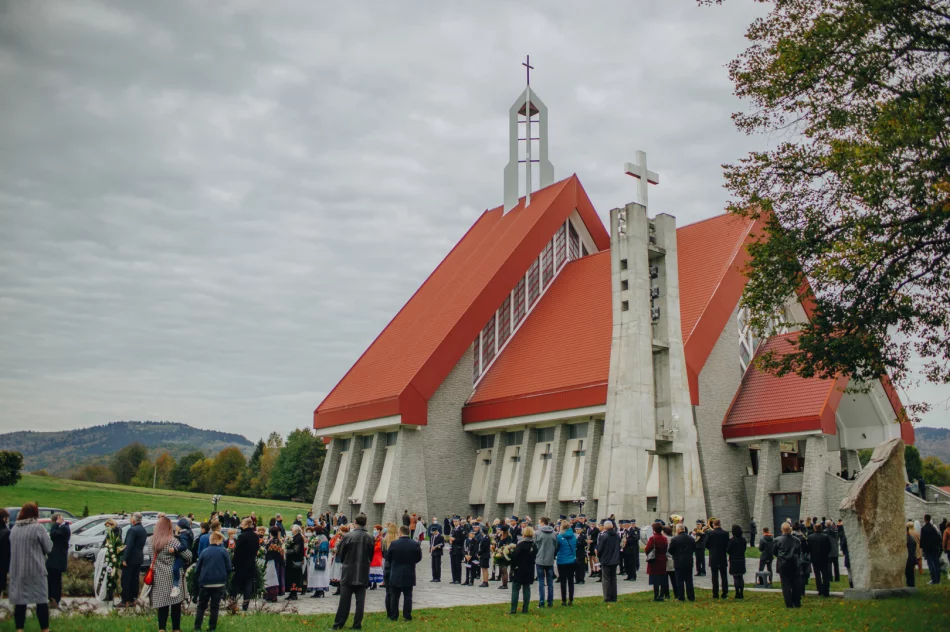 "Parafianie odczuwają teraz, czym jest osierocenie przez duchowego ojca, jakim jest proboszcz" - zdjęcie 3
