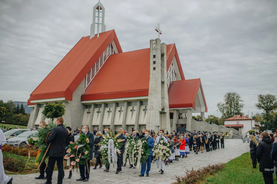 "Parafianie odczuwają teraz, czym jest osierocenie przez duchowego ojca, jakim jest proboszcz" - zdjęcie 5