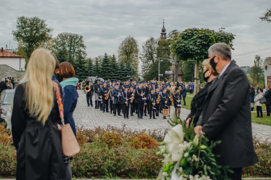 "Parafianie odczuwają teraz, czym jest osierocenie przez duchowego ojca, jakim jest proboszcz" - zdjęcie 7