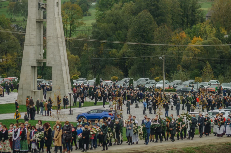 "Parafianie odczuwają teraz, czym jest osierocenie przez duchowego ojca, jakim jest proboszcz" - zdjęcie 12