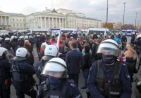 We Francji w dobę ponad 50 000 zakażeń, we Włoszech "epidemia wyrwała się spod kontroli", Hiszpania wprowadza stan zagrożenia epidemicznego do... kwietnia - zdjęcie główne