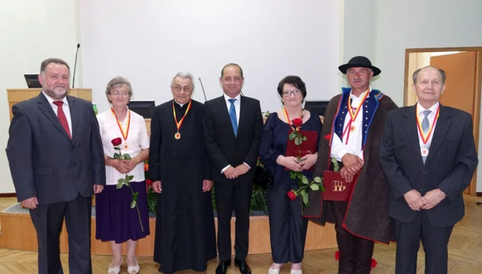 Siedmiu wspaniałych z medalem „Zasłużeni dla Ziemi Sądeckiej” - zdjęcie 1