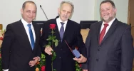 Statuetki z okazji jubileuszu 25-lecia samorządu - zdjęcie 3