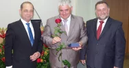 Statuetki z okazji jubileuszu 25-lecia samorządu - zdjęcie 4