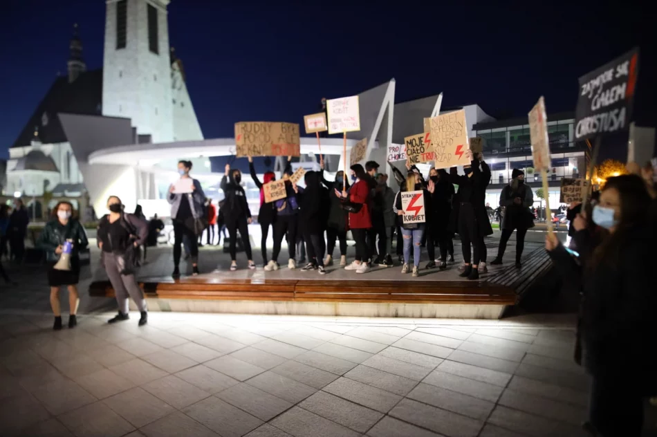 Manifestacje w Limanowej - relacja na żywo - zdjęcie 12