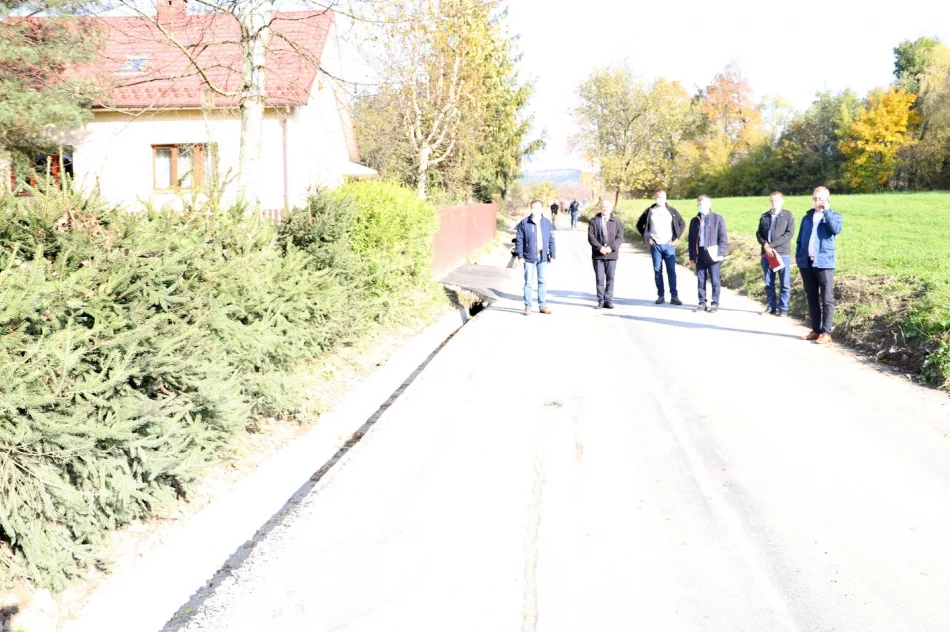 Dobiegła końca przebudowa drogi Męcina Rolna - zdjęcie 14