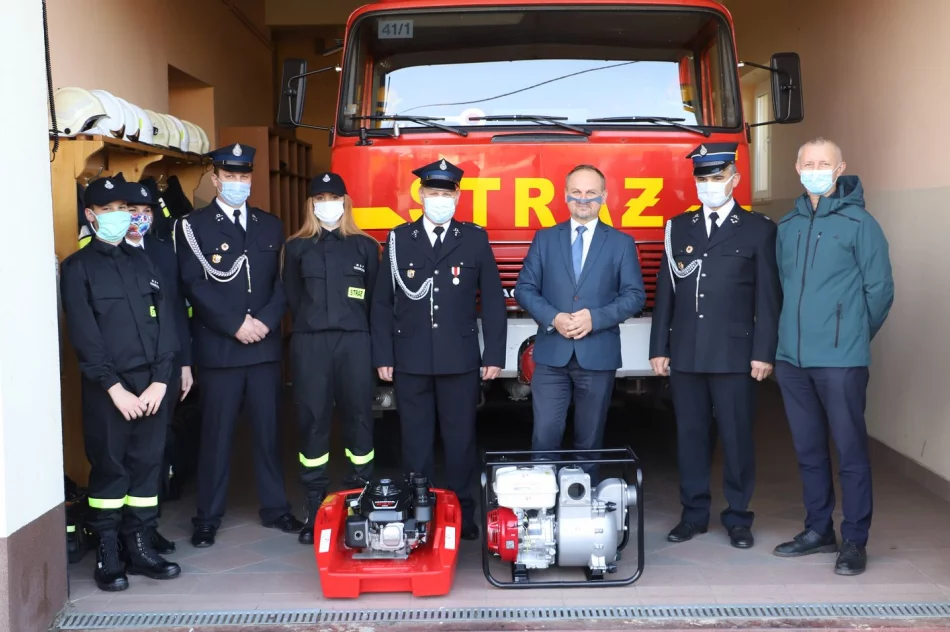OSP w Siekierczynie i OSP w Rupniowie doposażone w nowy sprzęt ratowniczy - zdjęcie 10