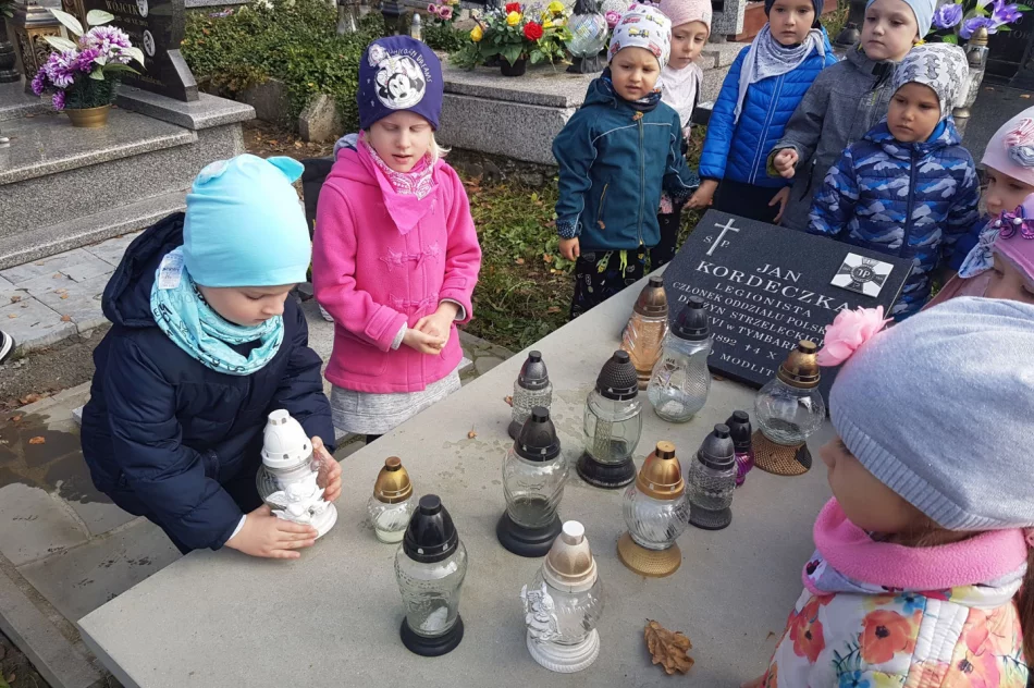 Znicze od dzieci na grobach Legionistów - zdjęcie 2