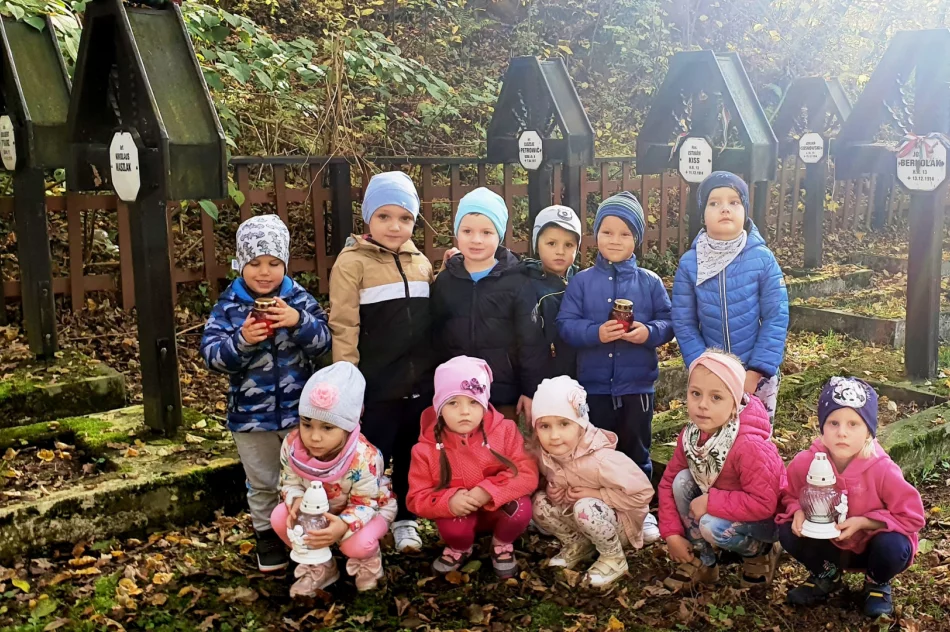 Znicze od dzieci na grobach Legionistów - zdjęcie 7