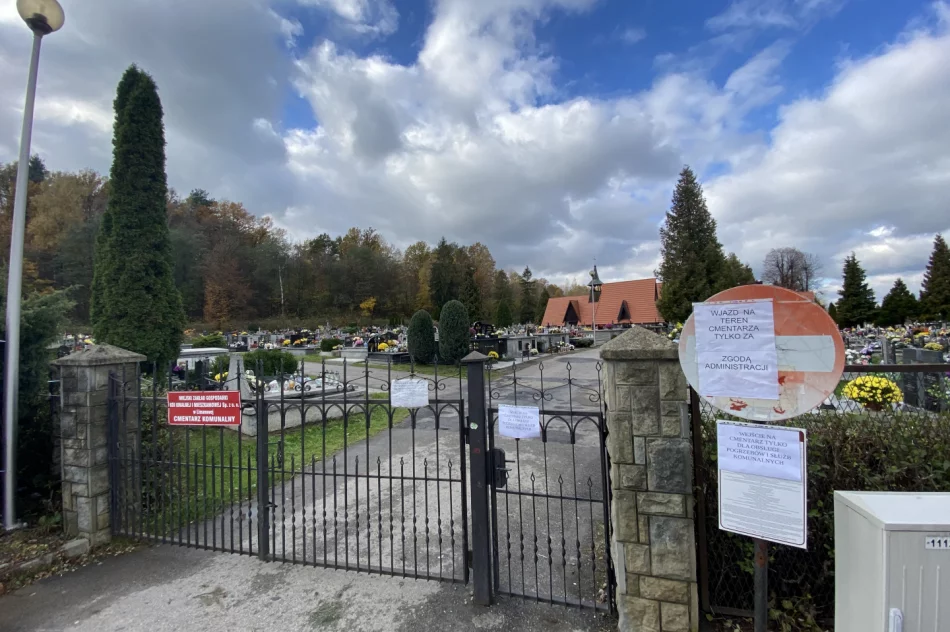 Wejścia na cmentarze otwarte, policja pilnuje Bazyliki - zdjęcie 9