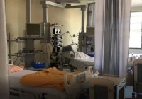 Ponad 17 000 zakażeń w Polsce, zmarły 152 osoby. W Genewie od poniedziałku stan wyjątkowy; brakuje miejsc w szpitalach - zdjęcie główne