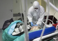 Najgorszy tydzień epidemii w Małopolsce: 200 zgonów i ponad 12 000 zakażeń. Dziś blisko 1500 zakażeń w Małopolsce (najwyższy „niedzielny” wynik), a zmarło 17 osób - najmłodsza miała 41 lat - zdjęcie główne