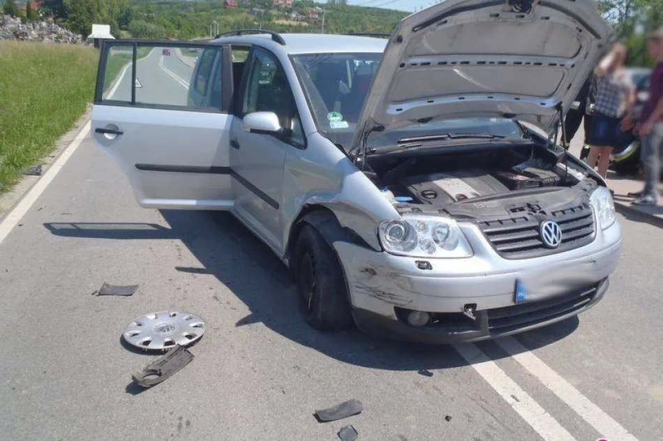 Łącko - zderzyły się dwa auta - zdjęcie 3