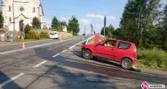 Zderzenie na 'krajówce', dwie osoby zostały poszkodowane - zdjęcie 3
