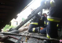 Dwa domy zapaliły się od pioruna! - zdjęcie główne