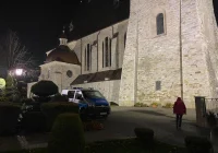 Policjanci cały czas patrolują kilkadziesiąt miejsc na Limanowszczyźnie, nie tylko biura ale i... domy posłów - zdjęcie główne