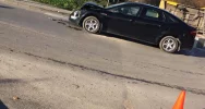 Zderzenie dwóch pojazdów na skrzyżowaniu, samochód dostawczy wywrócił się na bok - zdjęcie 5