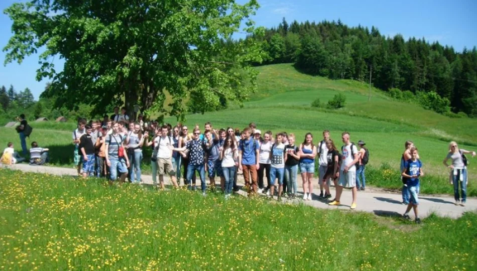 Rajd Sędziwoja. Młodzież na trasach Beskidu Wyspowego. - zdjęcie 1