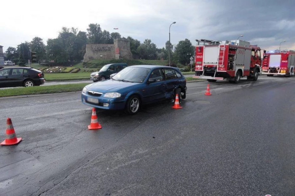 Ulica Legionów - zderzyły się dwa auta - zdjęcie 2