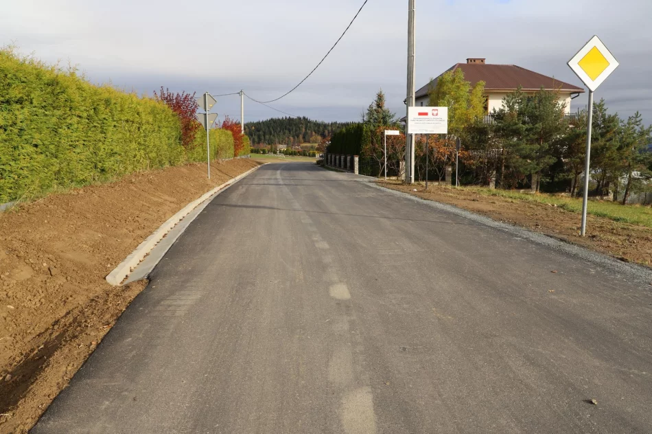 Zakończył się remont drogi Siekierczyna - Podlas  - zdjęcie 10