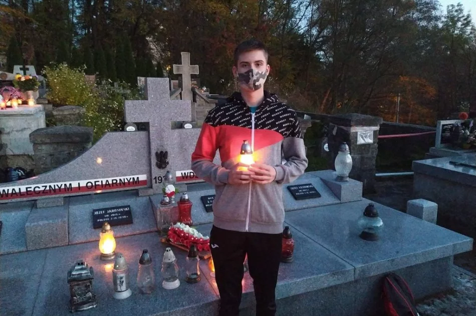 Strzelcy na grobach żołnierskich - zdjęcie 9