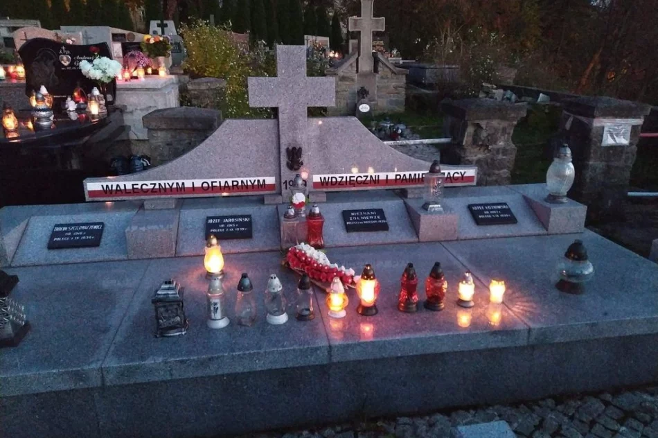 Strzelcy na grobach żołnierskich - zdjęcie 11