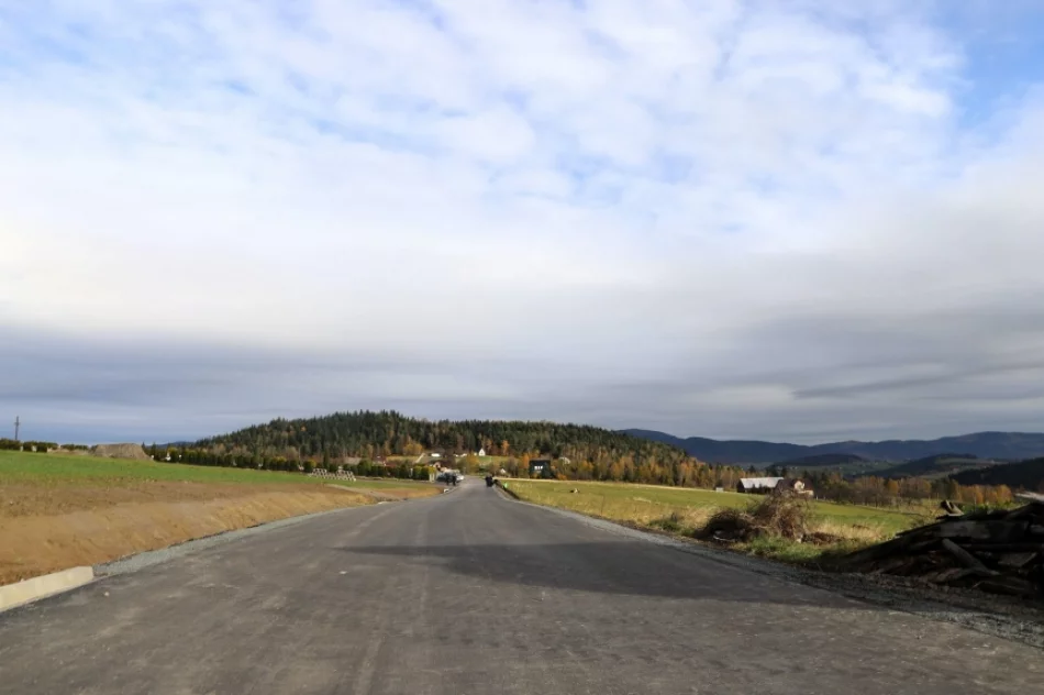 Za niespełna 2 mln zł przebudowano 3 km drogi - zdjęcie 9