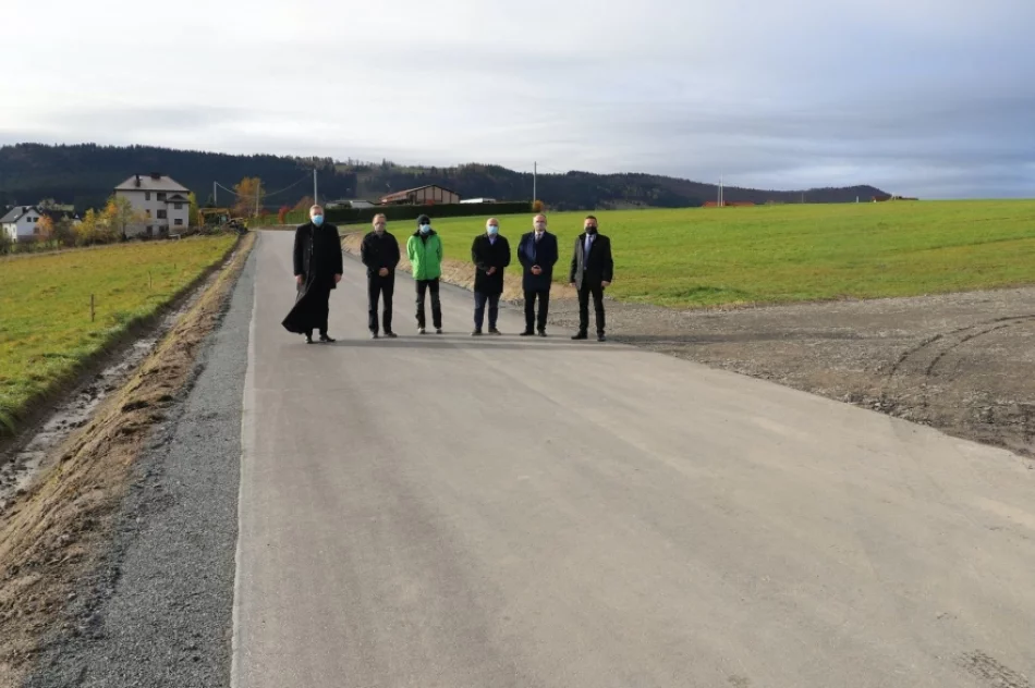 Za niespełna 2 mln zł przebudowano 3 km drogi - zdjęcie 18