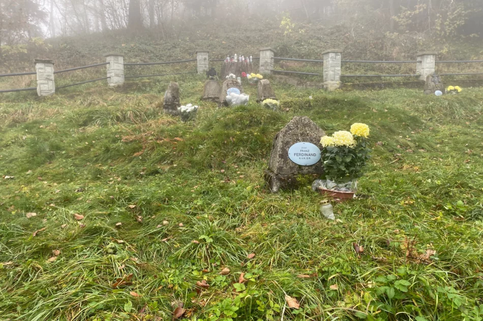 Gmina złożyła chryzantemy od poszkodowanych przedsiębiorców w miejscach pamięci - zdjęcie 2