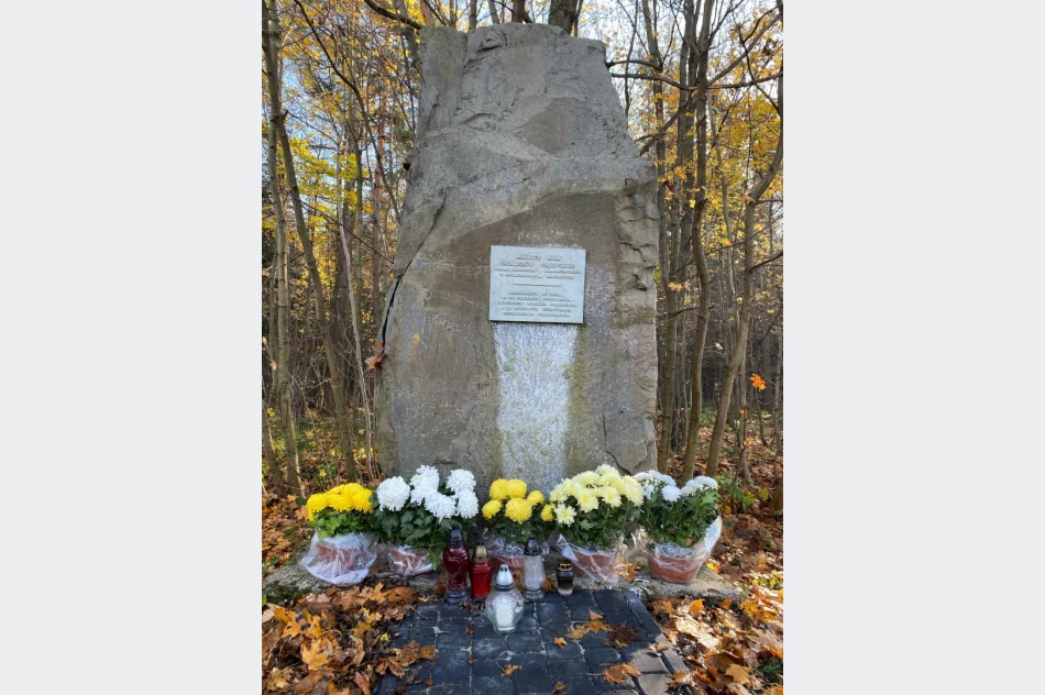 Gmina złożyła chryzantemy od poszkodowanych przedsiębiorców w miejscach pamięci - zdjęcie 6