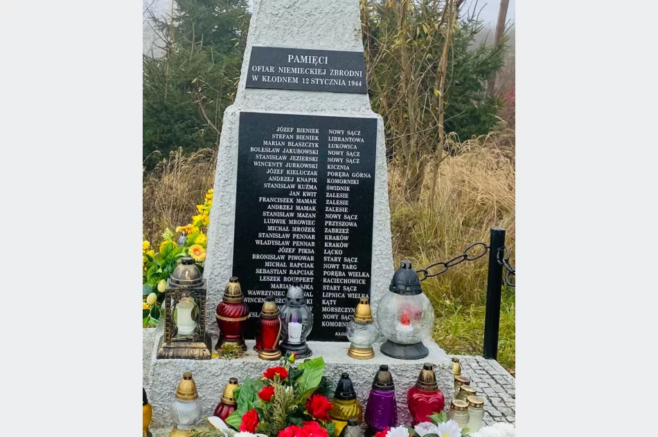 Gmina złożyła chryzantemy od poszkodowanych przedsiębiorców w miejscach pamięci - zdjęcie 9